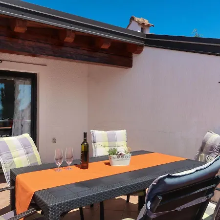 Dilly-3 By Interhome