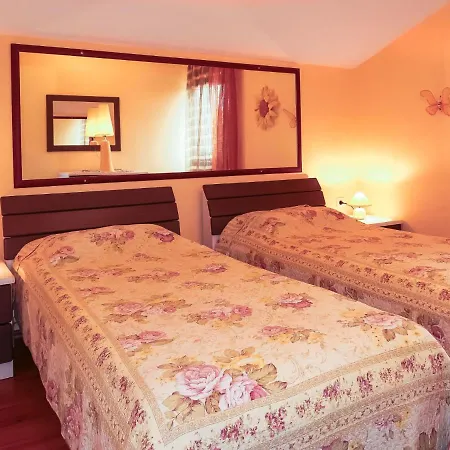 Dilly-3 By Interhome Pinezići